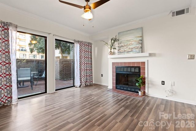 212 W 10th Street 4, Charlotte, NC 28202