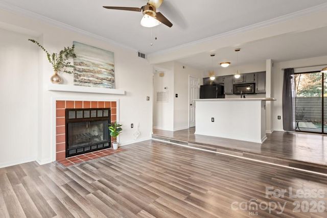 212 W 10th Street 4, Charlotte, NC 28202