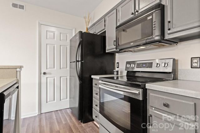 212 W 10th Street 4, Charlotte, NC 28202