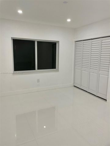 1201 Marseille Dr 17, Miami Beach, FL 33141