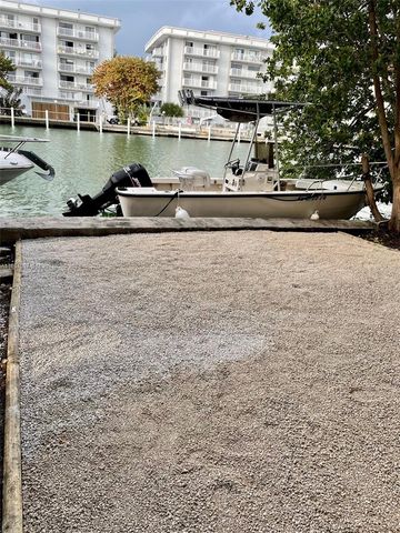 1201 Marseille Dr 17, Miami Beach, FL 33141