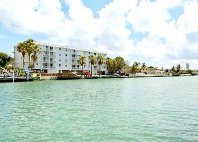 1201 Marseille Dr 17, Miami Beach, FL 33141