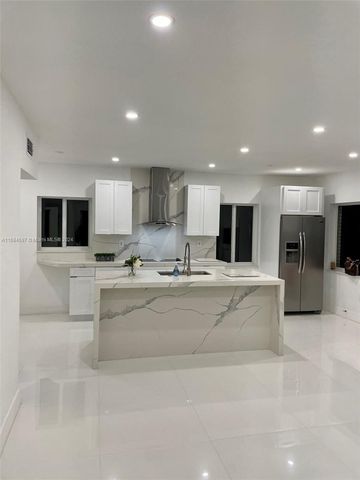 1201 Marseille Dr 17, Miami Beach, FL 33141