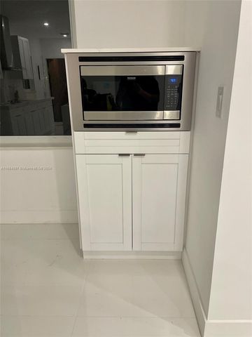 1201 Marseille Dr 17, Miami Beach, FL 33141