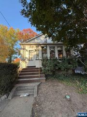 415 Jefferson Avenue, Hasbrouck Heights, NJ 07604