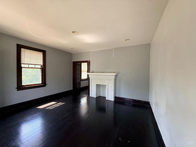 1633 First Avenue, Cincinnati, OH 45205