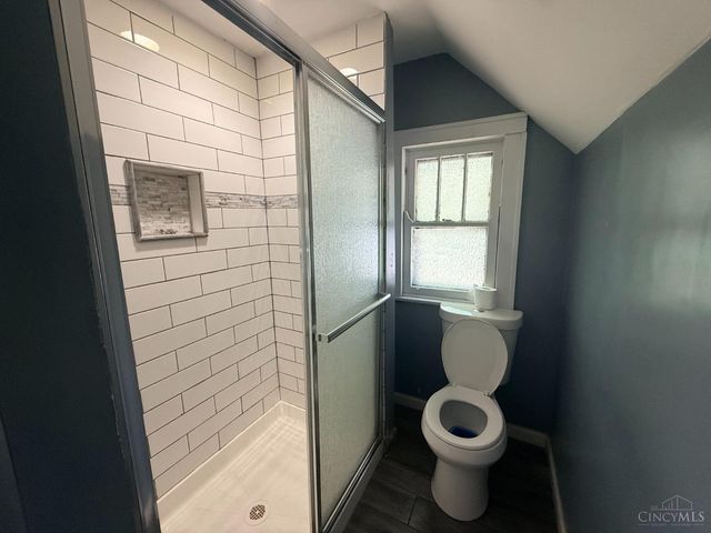 1633 First Avenue, Cincinnati, OH 45205