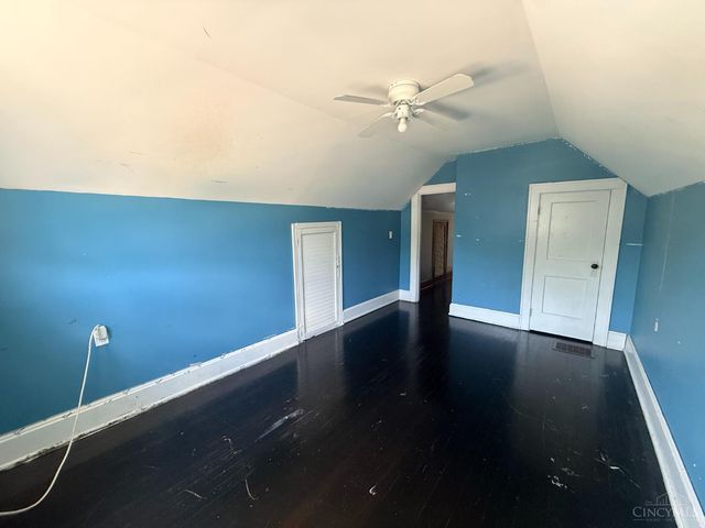 1633 First Avenue, Cincinnati, OH 45205