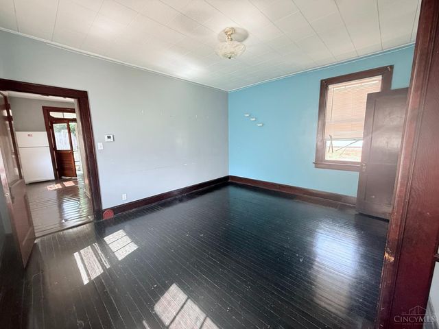 1633 First Avenue, Cincinnati, OH 45205