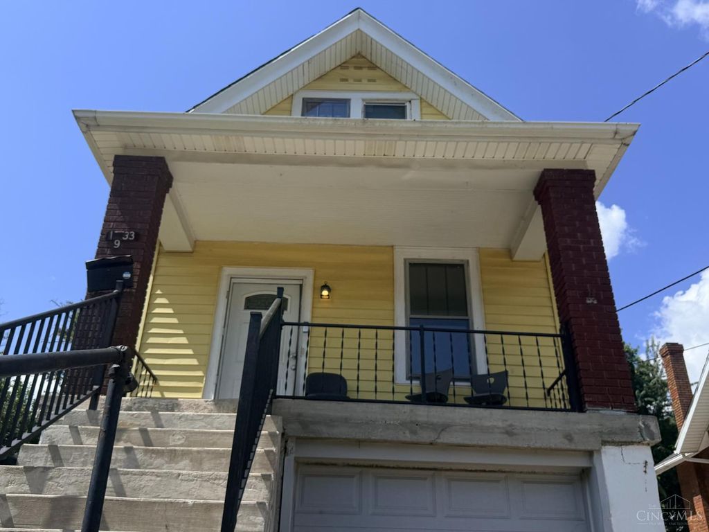 1633 First Avenue, Cincinnati, OH 45205