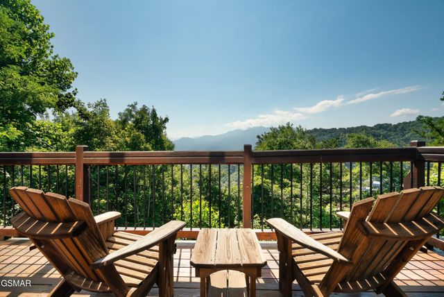 1266 Bear Cub Way # 8, Gatlinburg, TN 37738