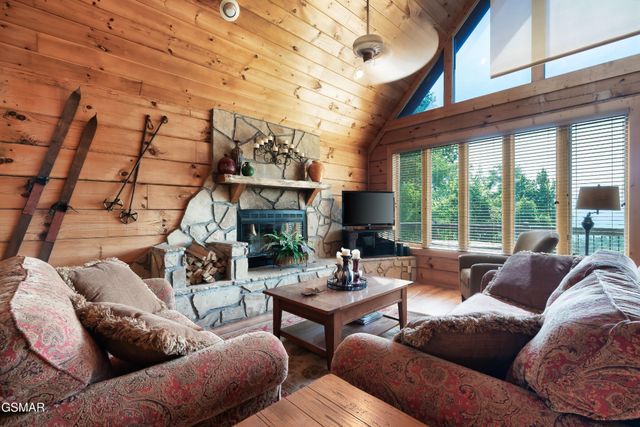 1266 Bear Cub Way # 8, Gatlinburg, TN 37738