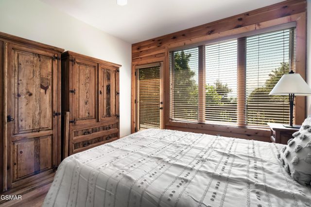 1266 Bear Cub Way # 8, Gatlinburg, TN 37738