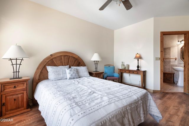 1266 Bear Cub Way # 8, Gatlinburg, TN 37738