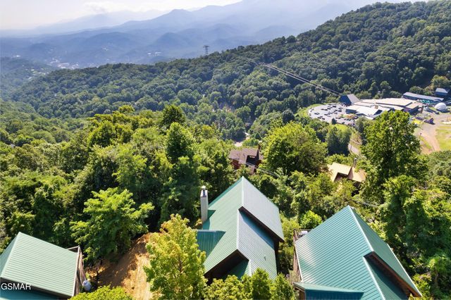 1266 Bear Cub Way # 8, Gatlinburg, TN 37738