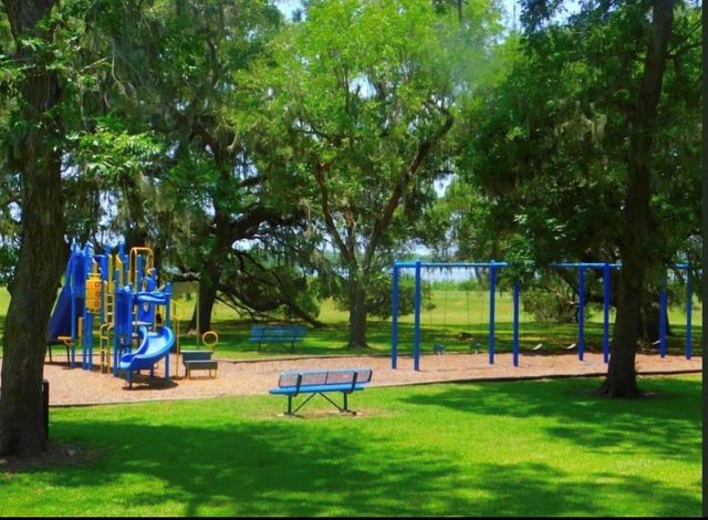 345 Sandy Trail, Angleton, TX 77486