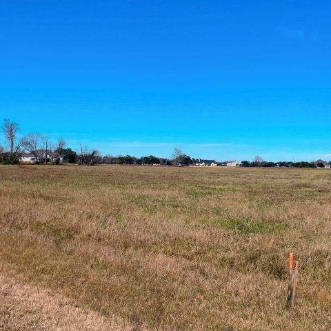 345 Sandy Trail, Angleton, TX 77486