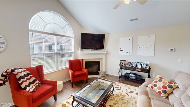 1934 Woods Drive, Streetsboro, OH 44241