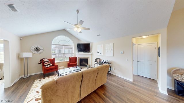 1934 Woods Drive, Streetsboro, OH 44241