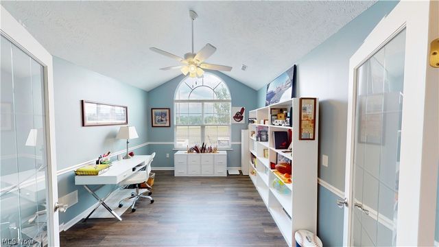 1934 Woods Drive, Streetsboro, OH 44241