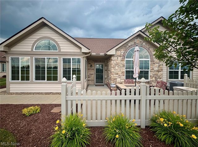 1934 Woods Drive, Streetsboro, OH 44241