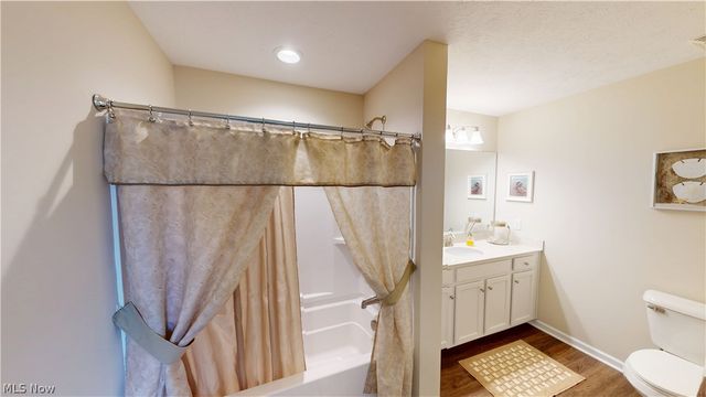 1934 Woods Drive, Streetsboro, OH 44241