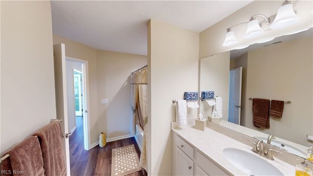 1934 Woods Drive, Streetsboro, OH 44241