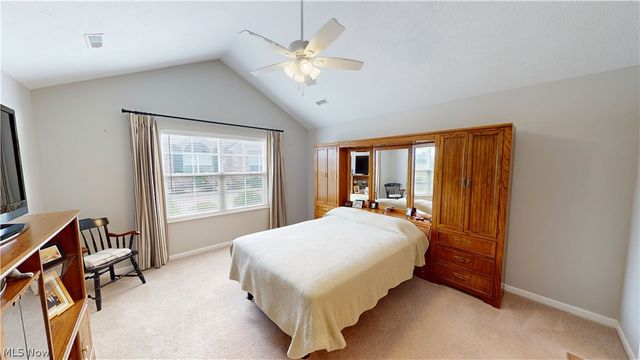 1934 Woods Drive, Streetsboro, OH 44241