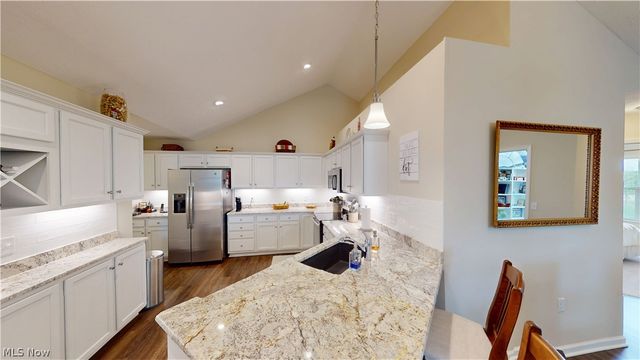 1934 Woods Drive, Streetsboro, OH 44241