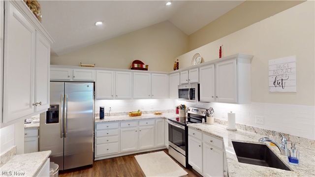 1934 Woods Drive, Streetsboro, OH 44241