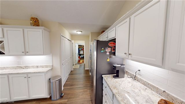 1934 Woods Drive, Streetsboro, OH 44241