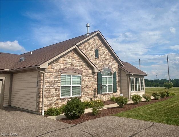 1934 Woods Drive, Streetsboro, OH 44241