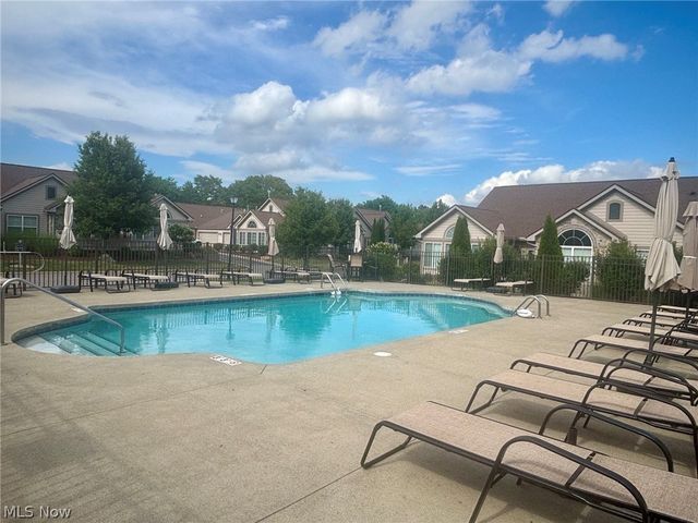 1934 Woods Drive, Streetsboro, OH 44241
