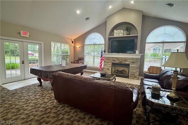 1934 Woods Drive, Streetsboro, OH 44241