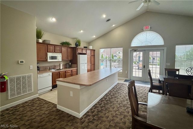 1934 Woods Drive, Streetsboro, OH 44241