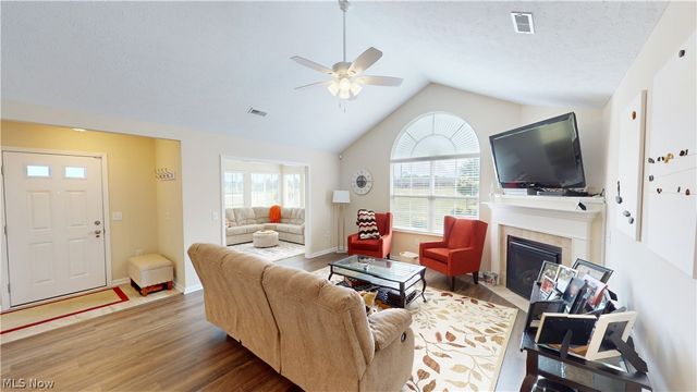 1934 Woods Drive, Streetsboro, OH 44241