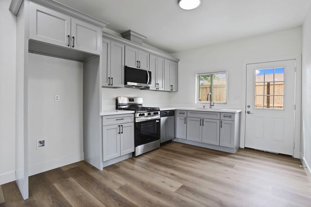 4106 E 6th St, Stockton, CA 95215