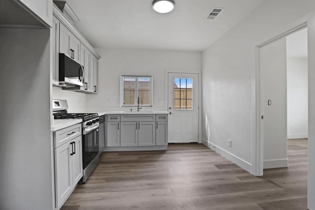 4106 E 6th St, Stockton, CA 95215