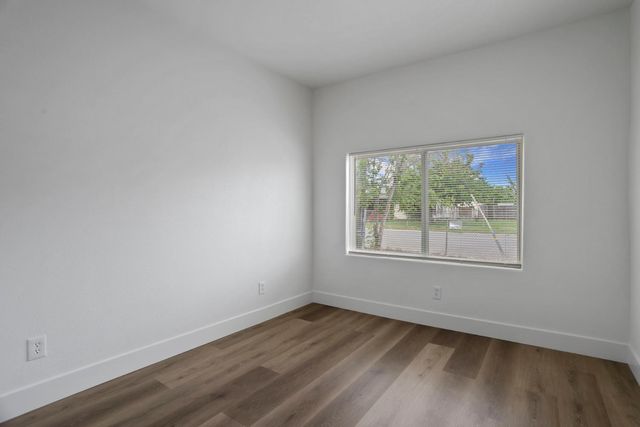 4106 E 6th St, Stockton, CA 95215