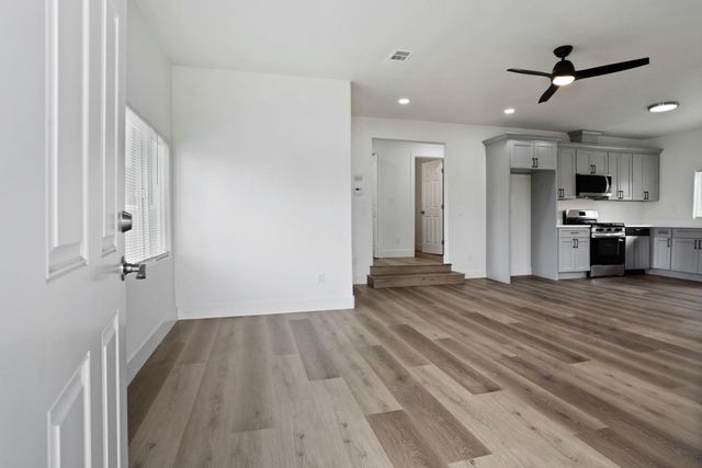 4106 E 6th St, Stockton, CA 95215