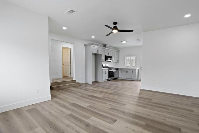 4106 E 6th St, Stockton, CA 95215