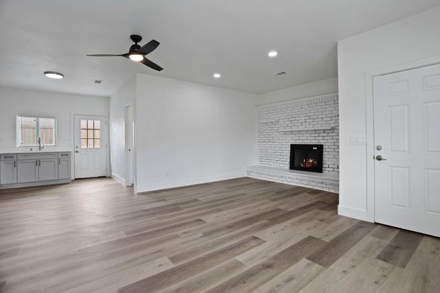 4106 E 6th St, Stockton, CA 95215