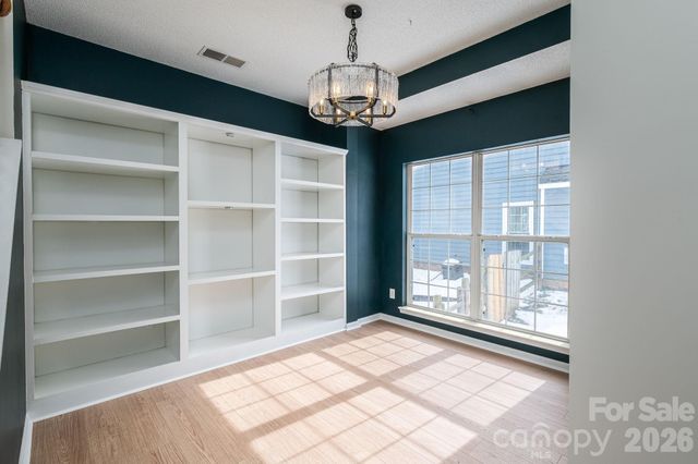 2816 Robyns Glen Drive, Charlotte, NC 28269