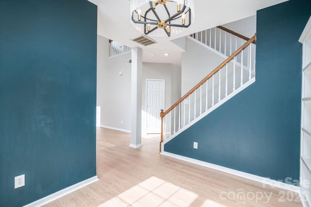 2816 Robyns Glen Drive, Charlotte, NC 28269