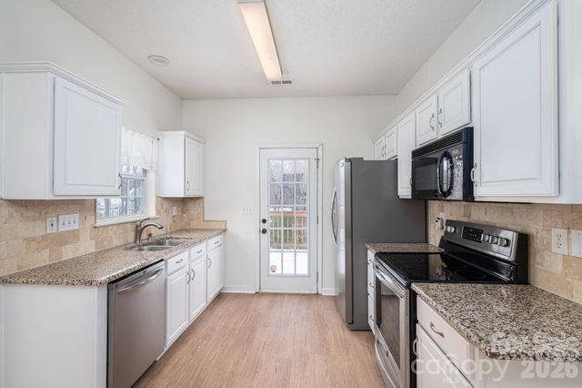 2816 Robyns Glen Drive, Charlotte, NC 28269