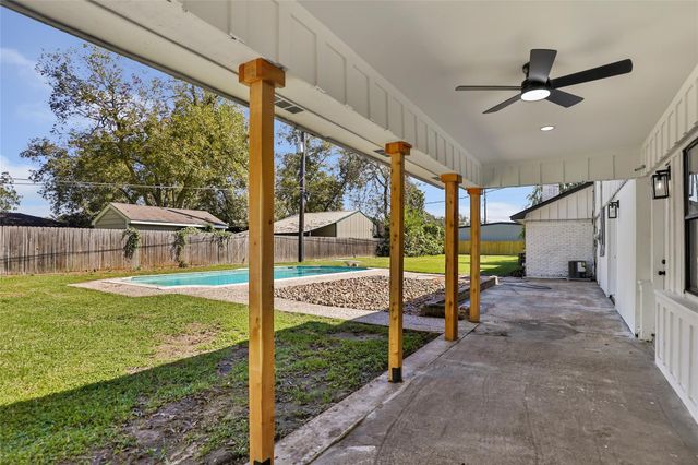 1122 Desirable Lane, Huffman, TX 77336
