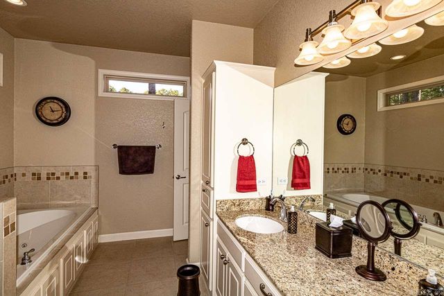 1 Victoria Lane, Hot Springs Village, AR 71909