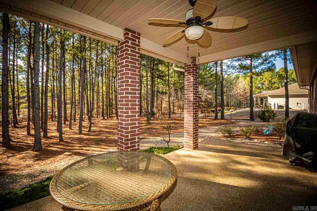 1 Victoria Lane, Hot Springs Village, AR 71909