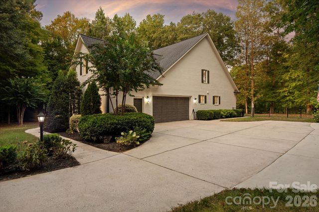 611 Pacer Lane, Waxhaw, NC 28173