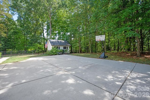 611 Pacer Lane, Waxhaw, NC 28173